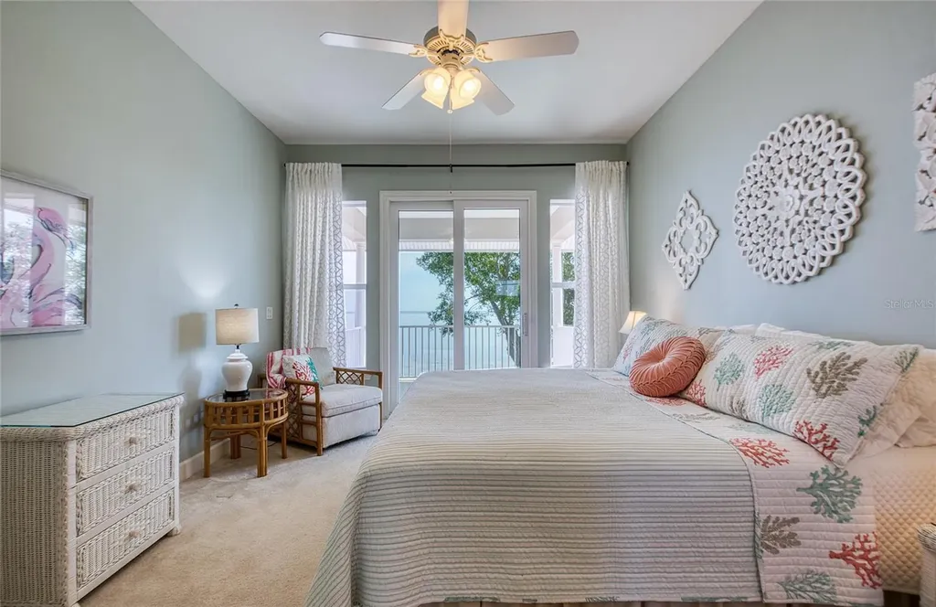 5918 Bahama Shores Drive S St Petersburg FL 33705