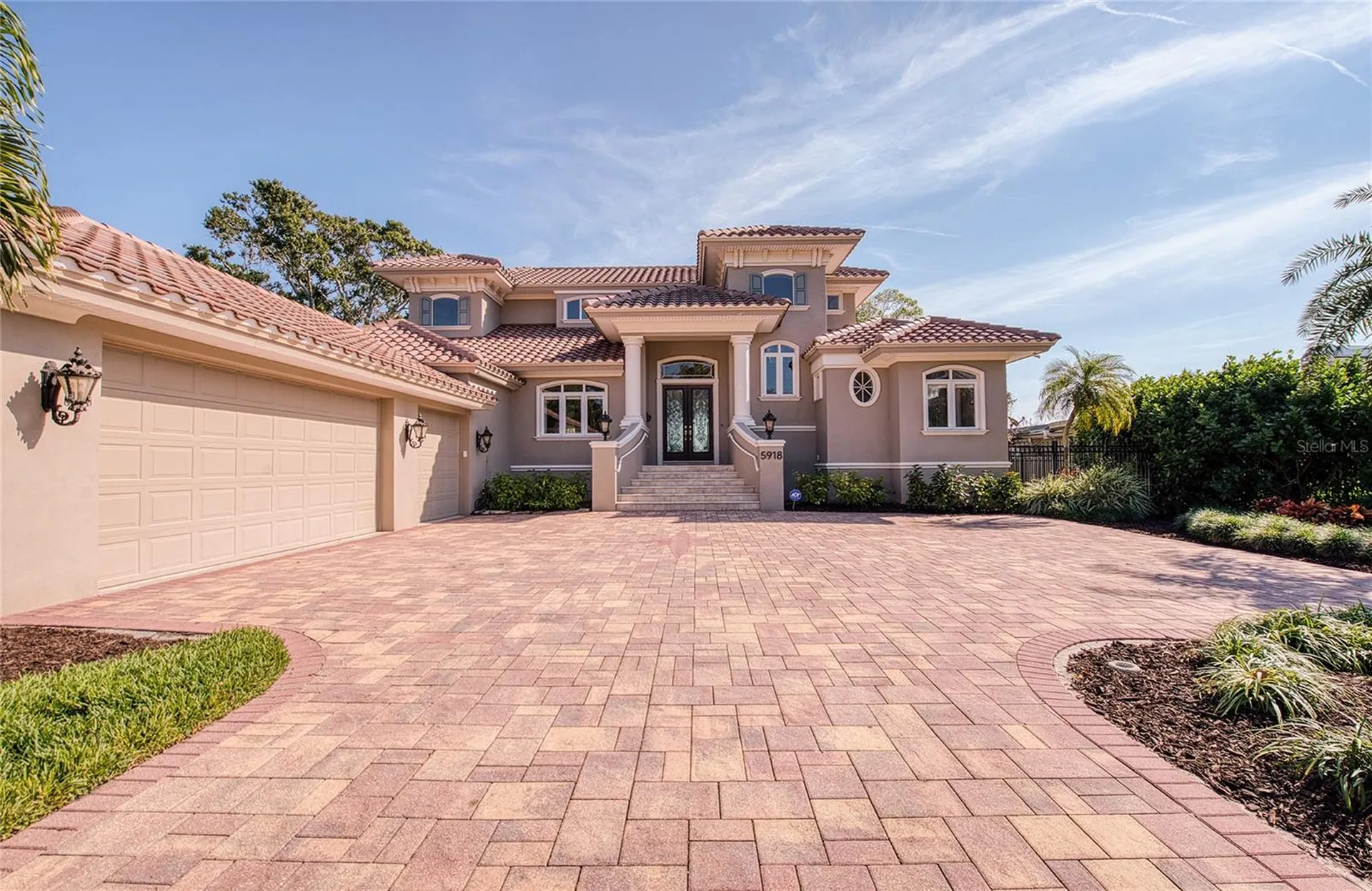 5918 Bahama Shores Drive S St Petersburg FL 33705