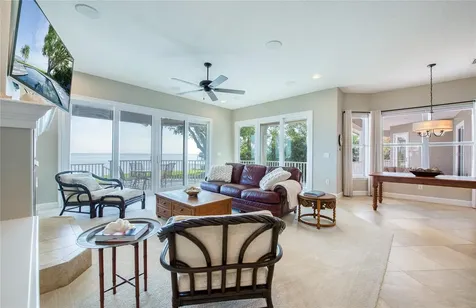 5918 Bahama Shores Drive S St Petersburg FL 33705