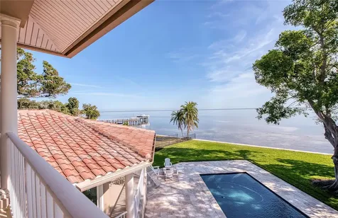 5918 Bahama Shores Drive S St Petersburg FL 33705