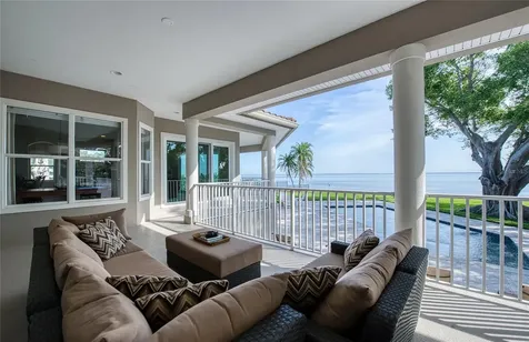 5918 Bahama Shores Drive S St Petersburg FL 33705