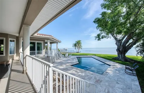 5918 Bahama Shores Drive S St Petersburg FL 33705