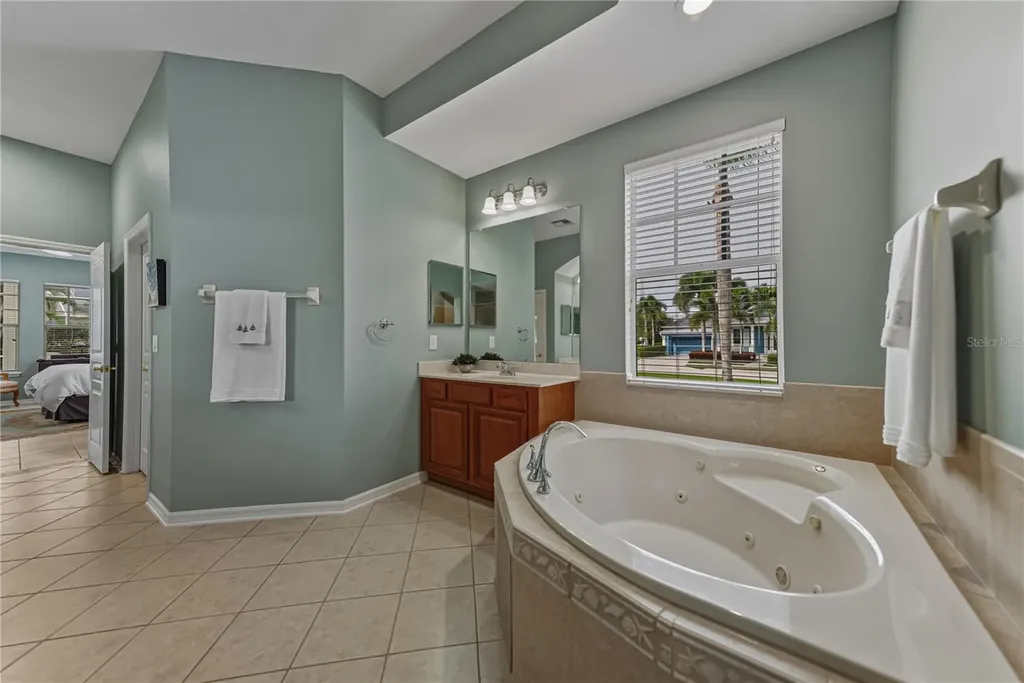 5252 Brighton Shore Drive Apollo Beach FL 33572