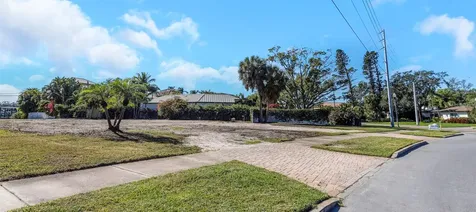 105 Estado Way NE St Petersburg FL 33704