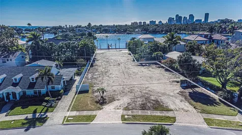 105 Estado Way NE St Petersburg FL 33704