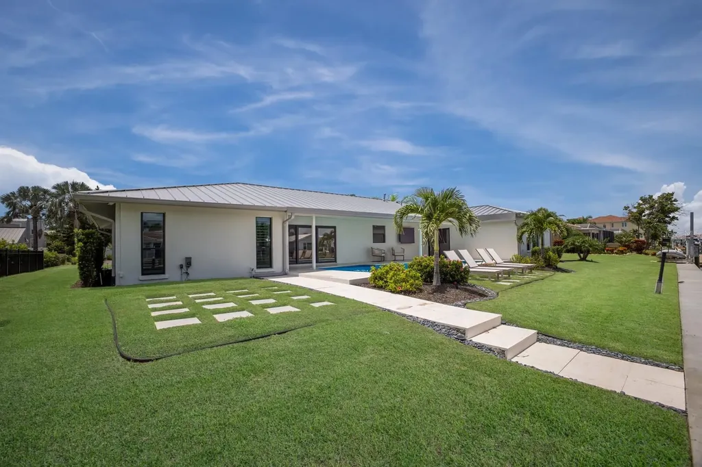 510 Putter Lane Longboat Key FL 34228