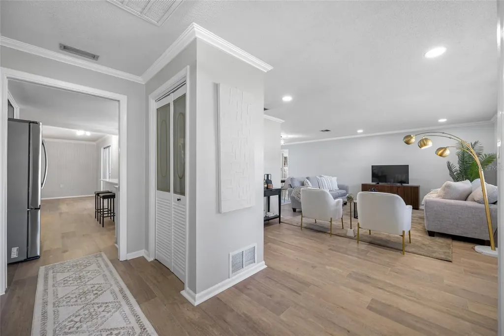 1932 Oro Court Clearwater FL 33764