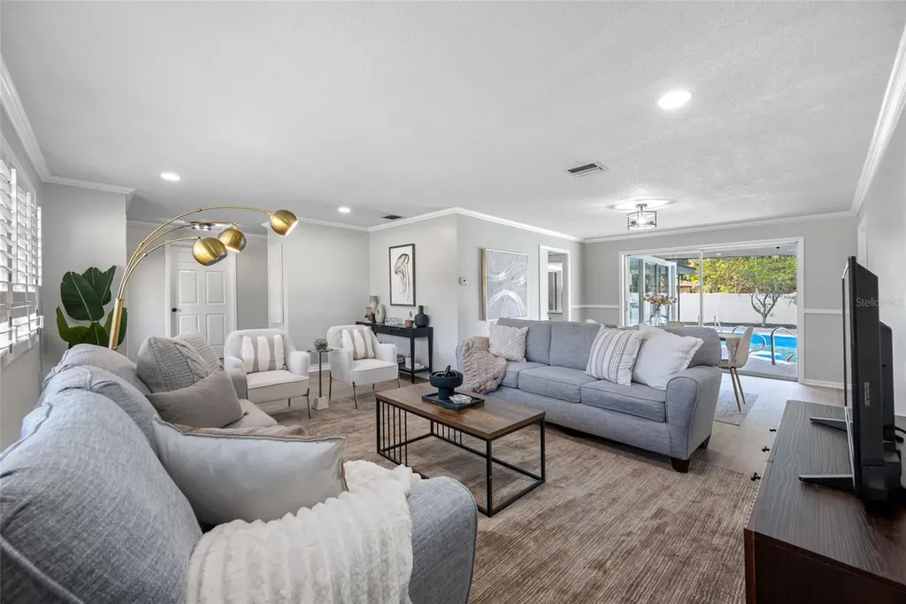 1932 Oro Court Clearwater FL 33764