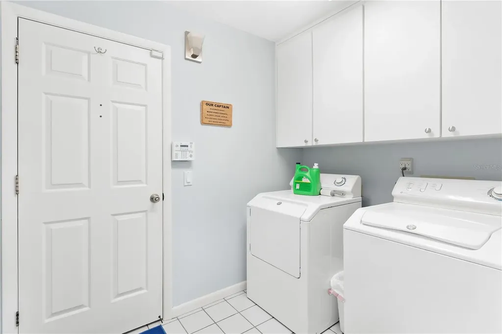 402 Clusterwood Drive Yalaha FL 34797