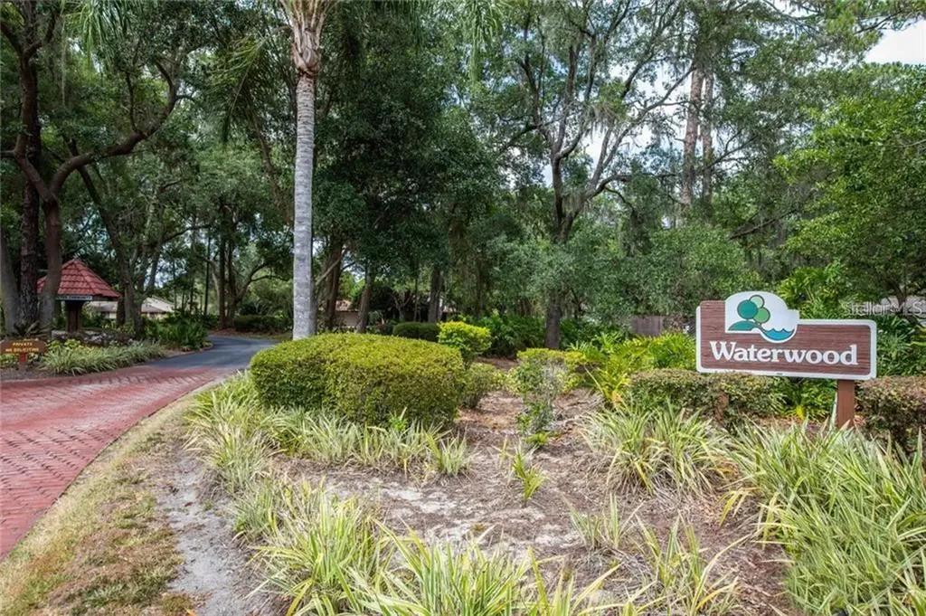 402 Clusterwood Drive Yalaha FL 34797
