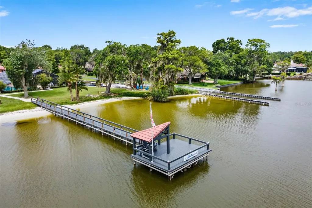 402 Clusterwood Drive Yalaha FL 34797
