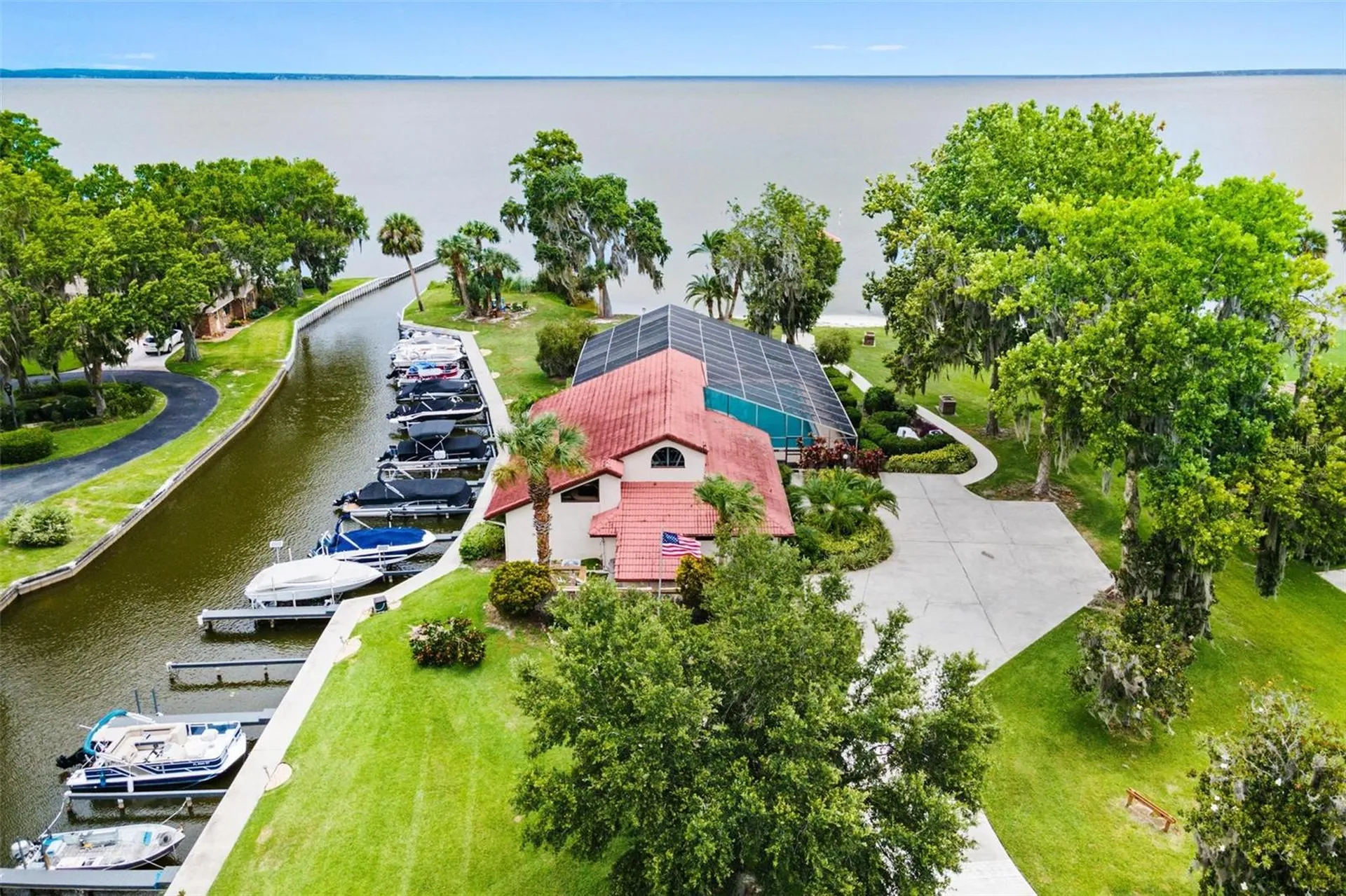 402 Clusterwood Drive Yalaha FL 34797
