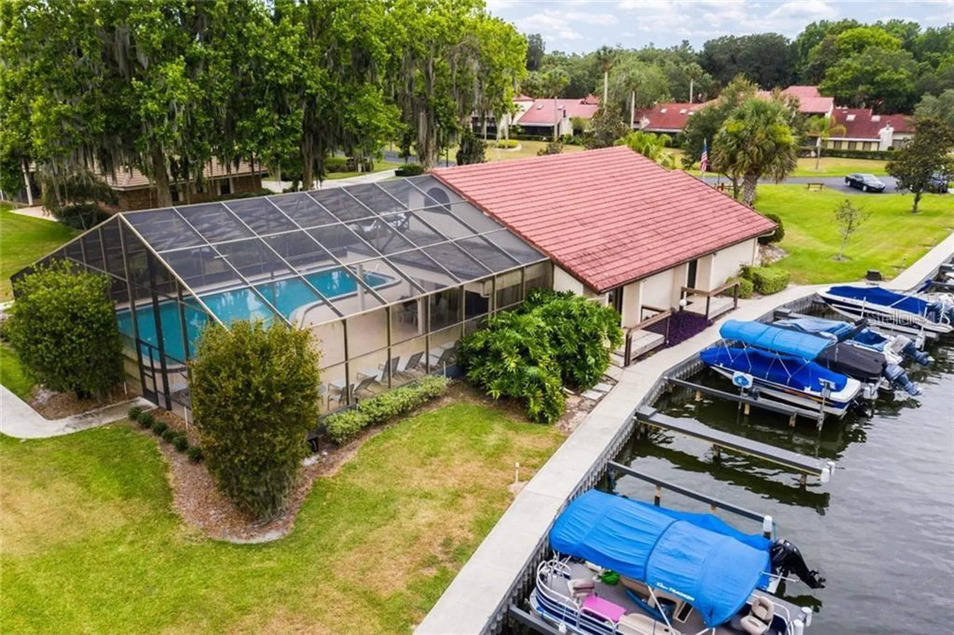 402 Clusterwood Drive Yalaha FL 34797