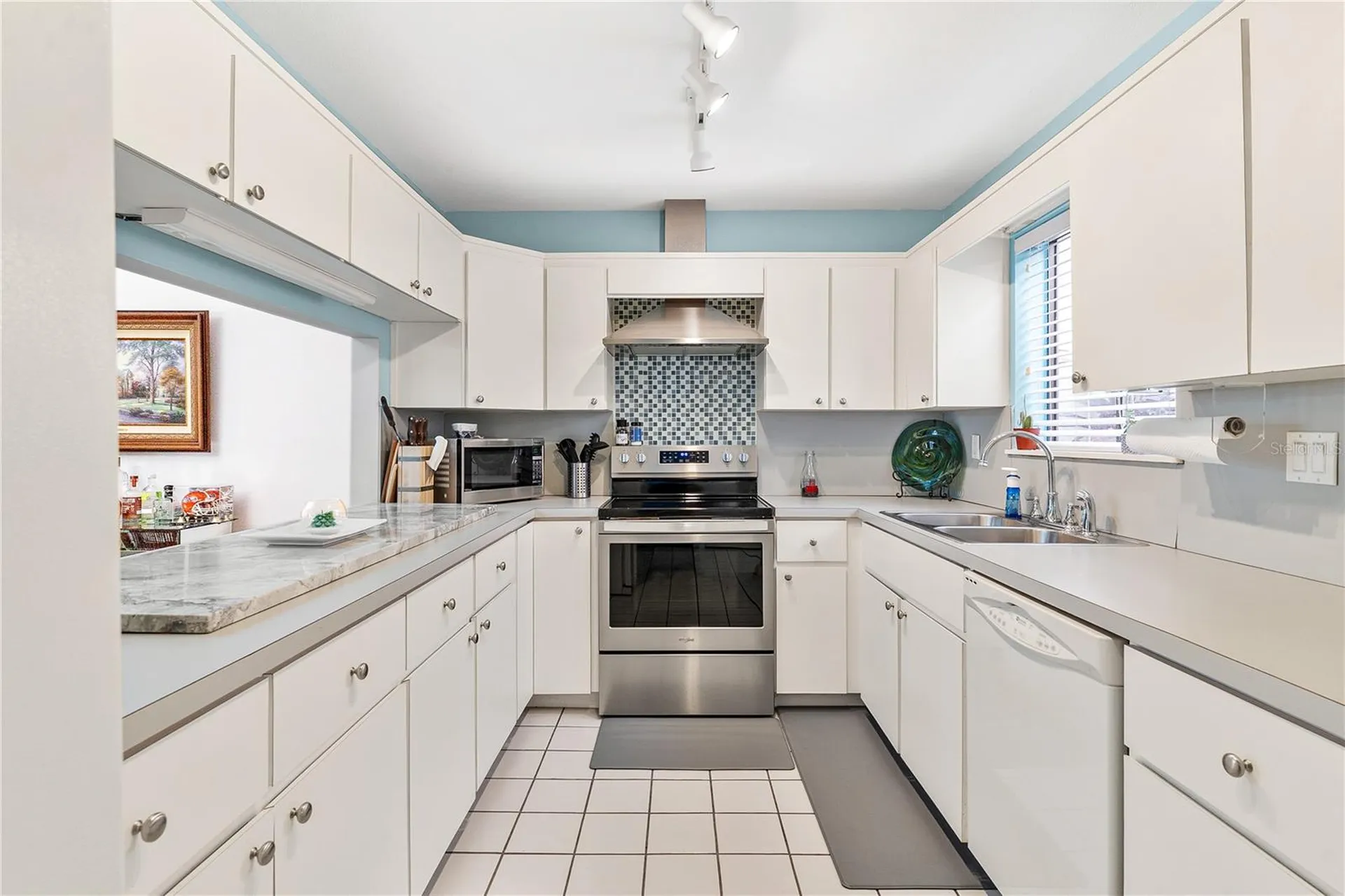 402 Clusterwood Drive Yalaha FL 34797
