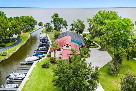 402 Clusterwood Drive Yalaha FL 34797