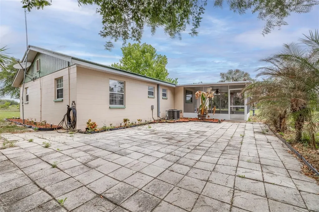 1645 County Road 630 W Frostproof FL 33843