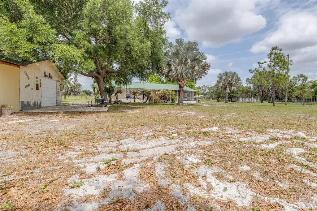 1645 County Road 630 W Frostproof FL 33843