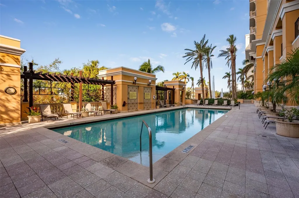 750 N Tamiami Trail Sarasota FL 34236