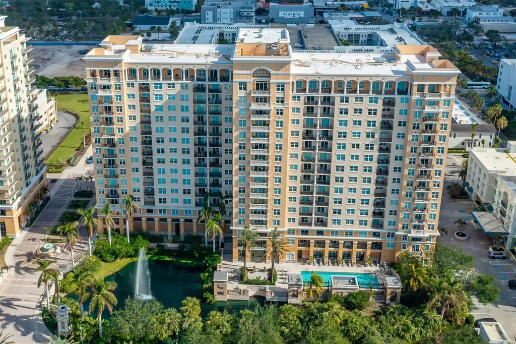 750 N Tamiami Trail Sarasota FL 34236