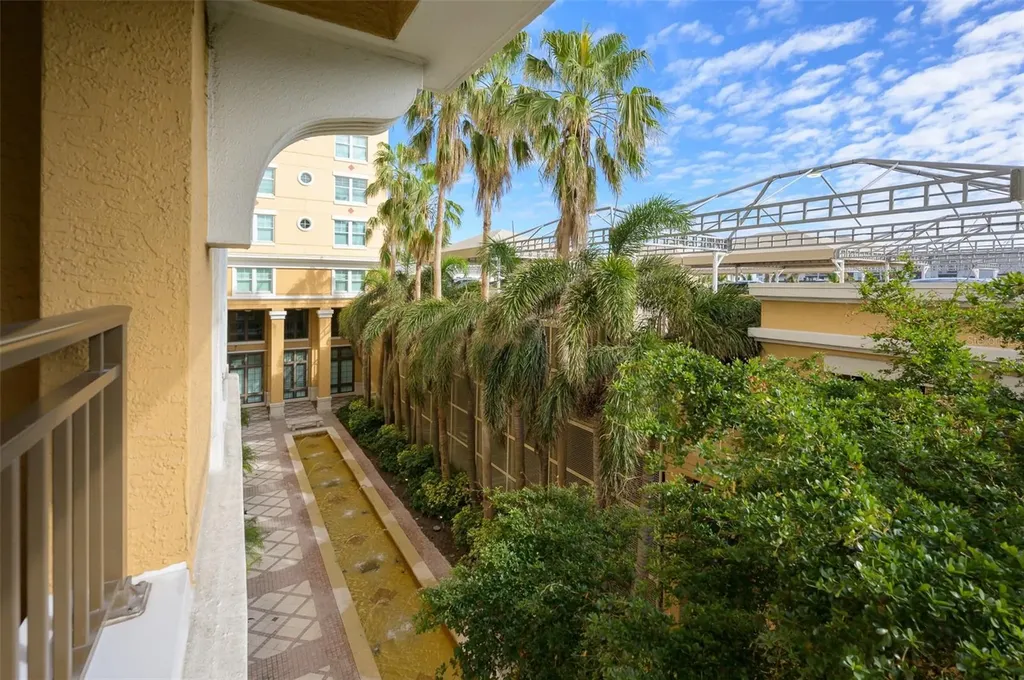 750 N Tamiami Trail Sarasota FL 34236