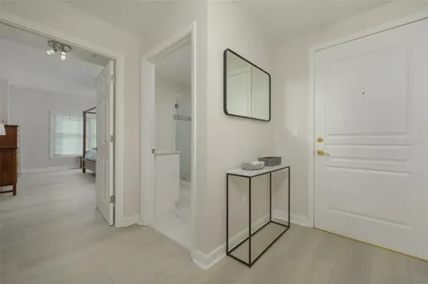 750 N Tamiami Trail Sarasota FL 34236