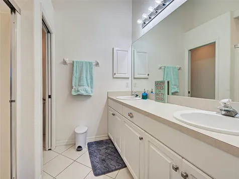 703 Casa Del Lago Way Venice FL 34292