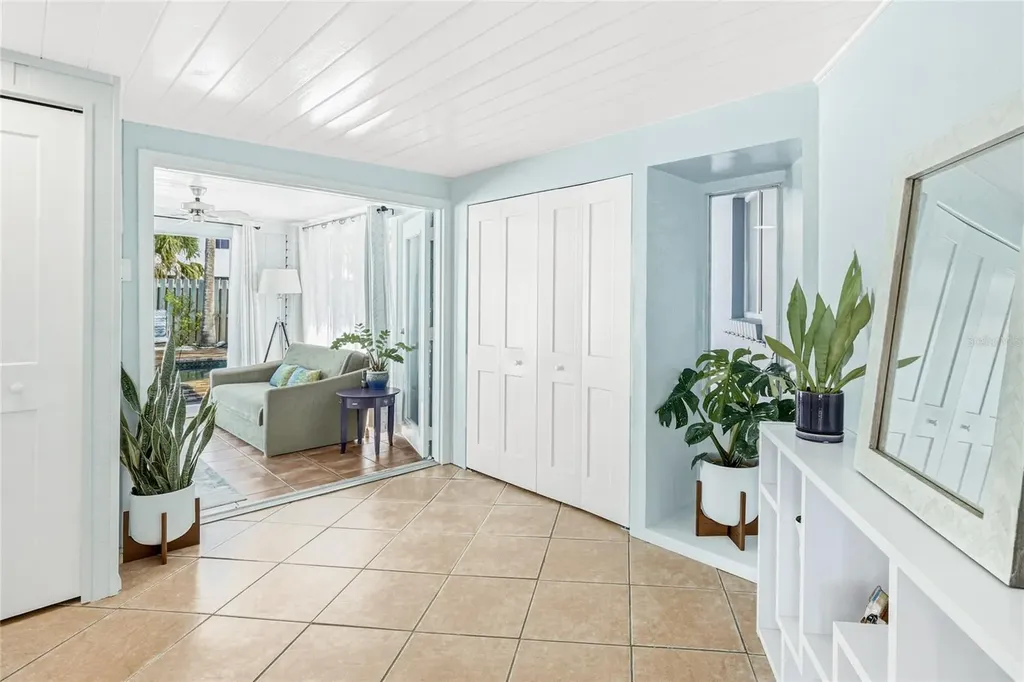 1939 High Point Drive Sarasota FL 34236