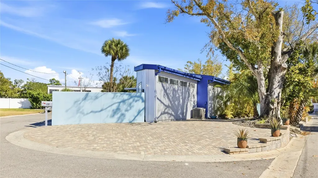 1939 High Point Drive Sarasota FL 34236