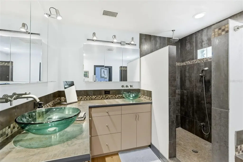 1939 High Point Drive Sarasota FL 34236