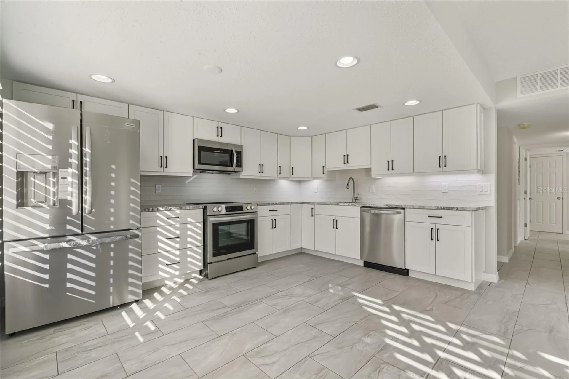 5055 N Beach Road Englewood FL 34223