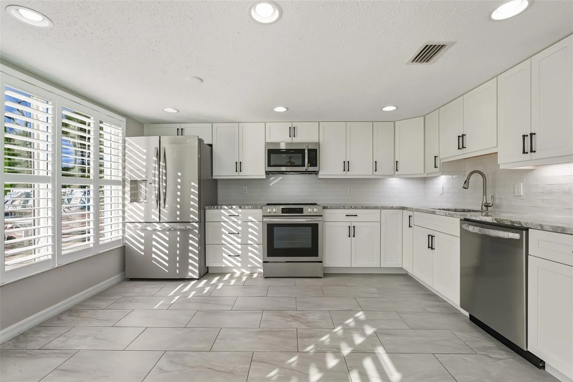 5055 N Beach Road Englewood FL 34223
