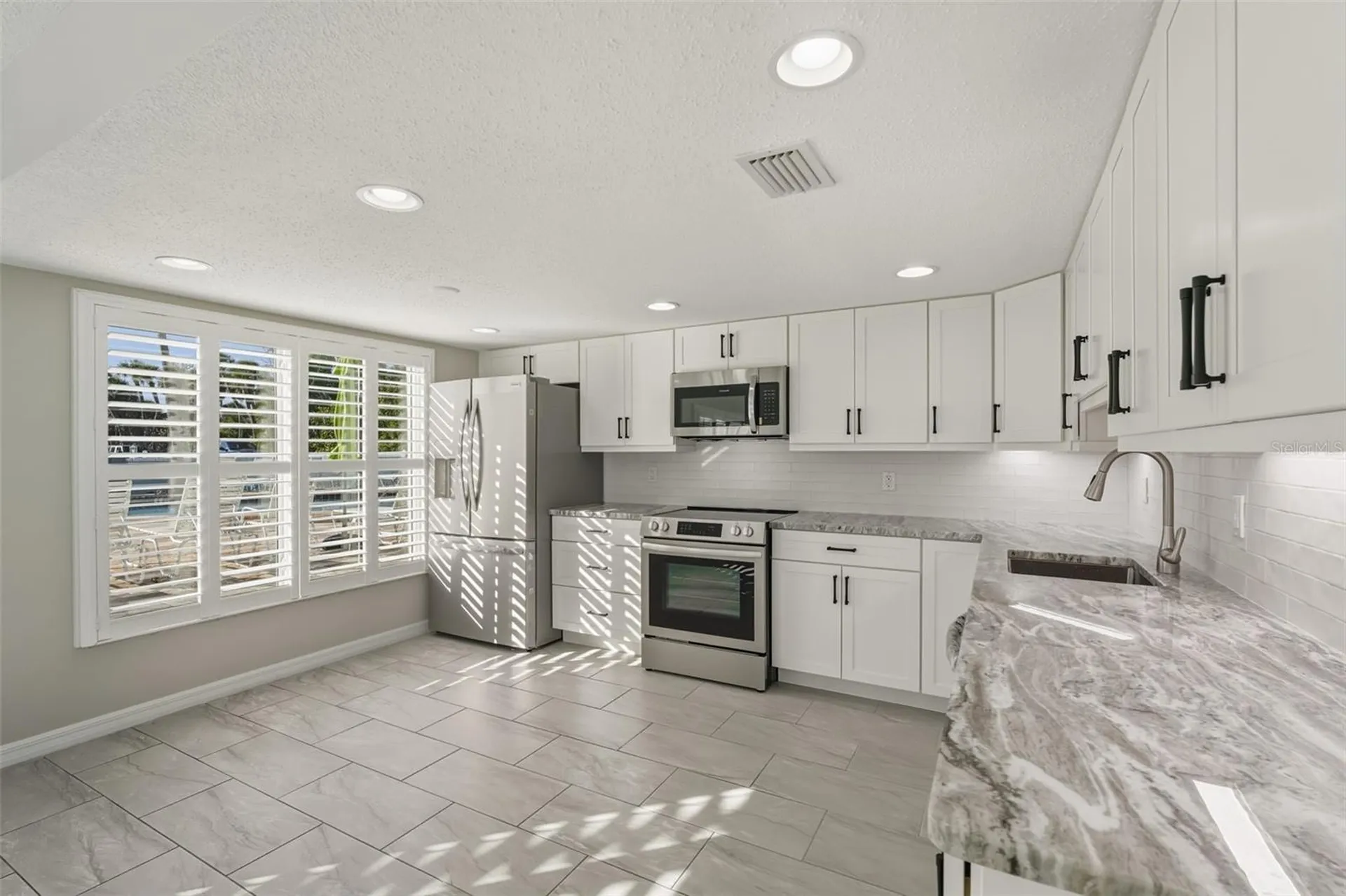 5055 N Beach Road Englewood FL 34223
