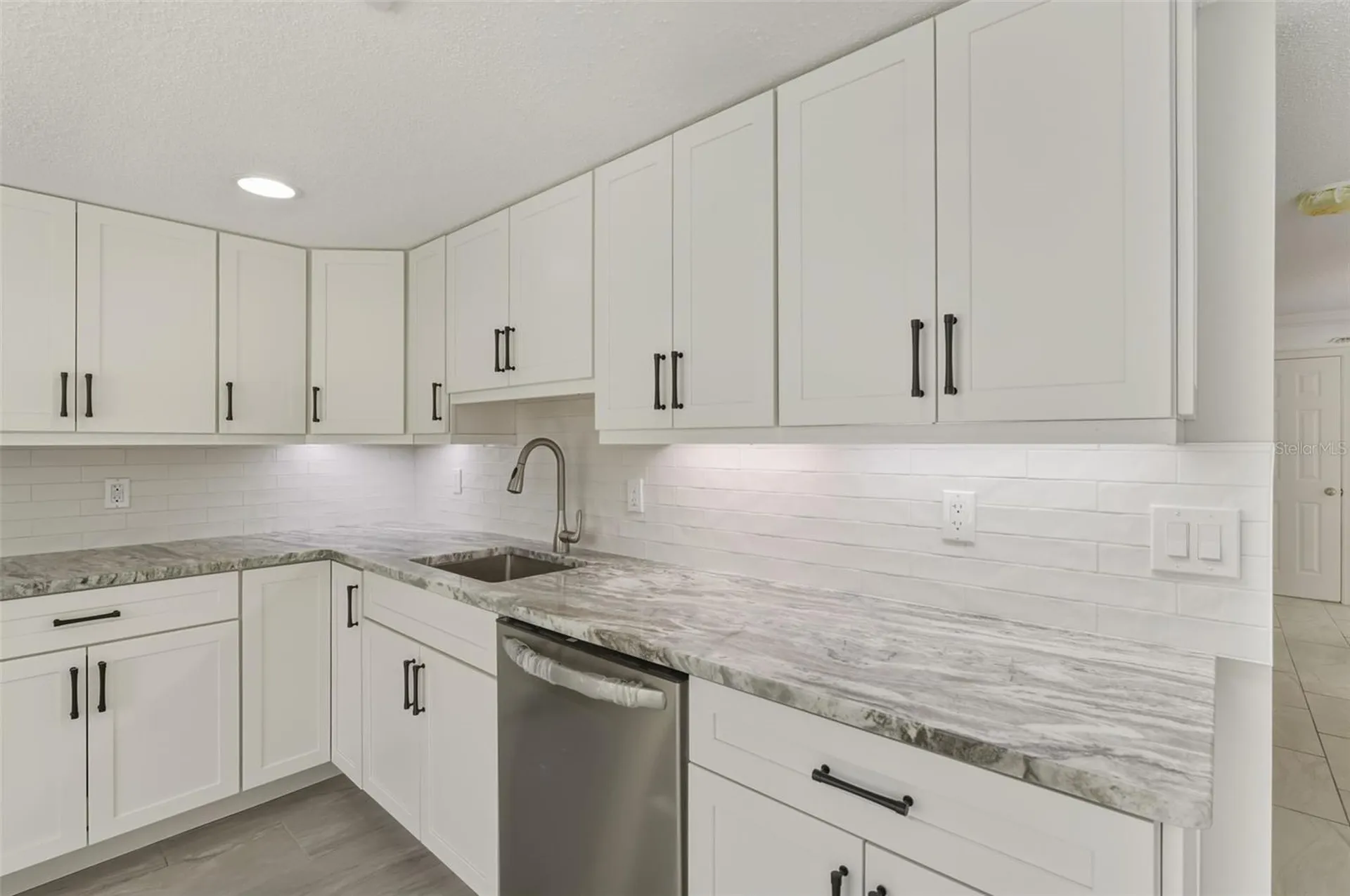5055 N Beach Road Englewood FL 34223