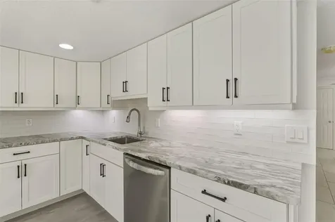 5055 N Beach Road Englewood FL 34223