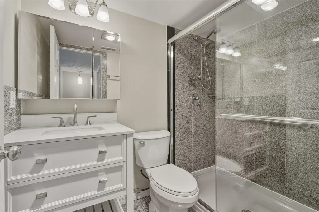 5055 N Beach Road Englewood FL 34223