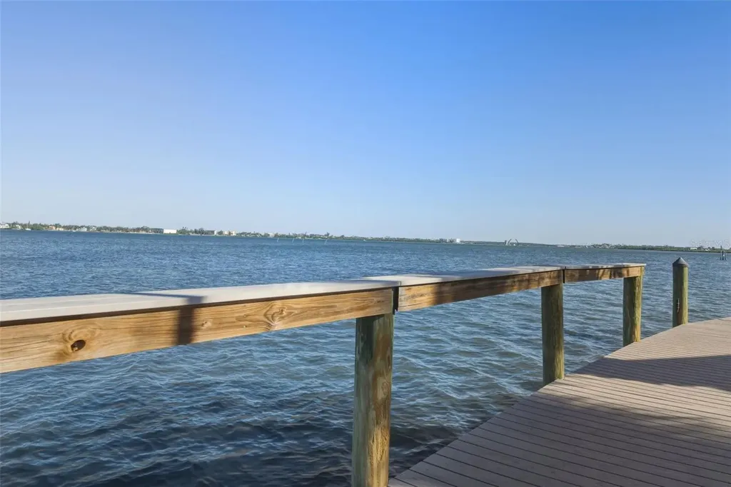 5055 N Beach Road Englewood FL 34223