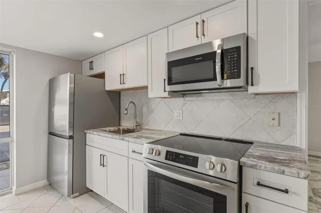 5055 N Beach Road Englewood FL 34223