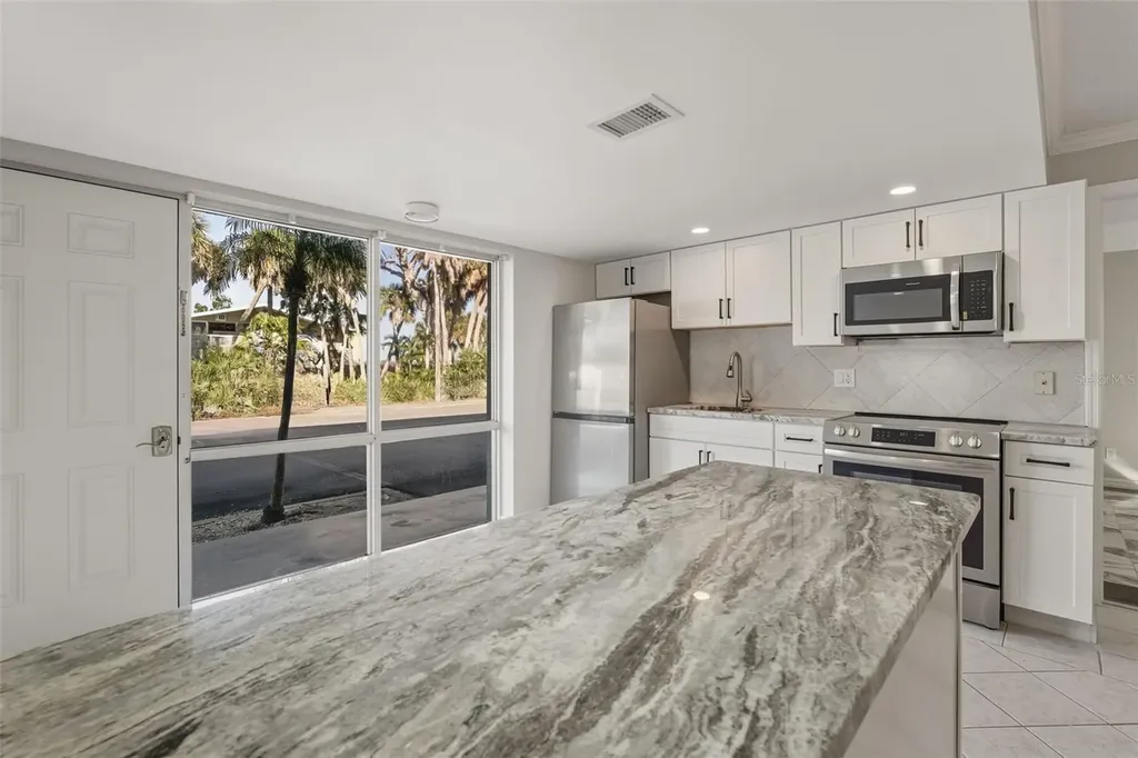 5055 N Beach Road Englewood FL 34223