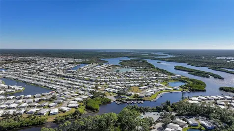 495 Schooner Street North Port FL 34287