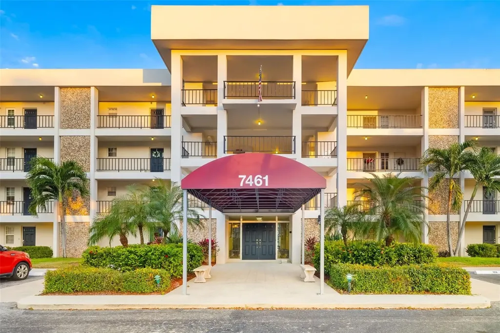 7461 W Country Club Drive Sarasota FL 34243