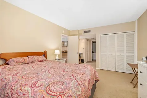 7461 W Country Club Drive Sarasota FL 34243