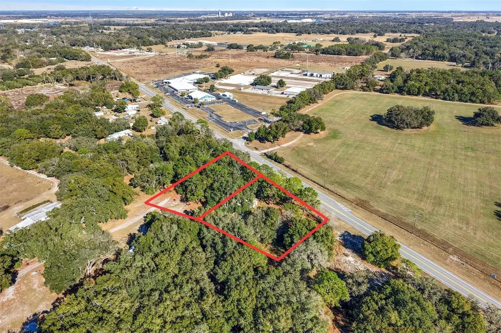 1582 S Us 301 Sumterville FL 33585