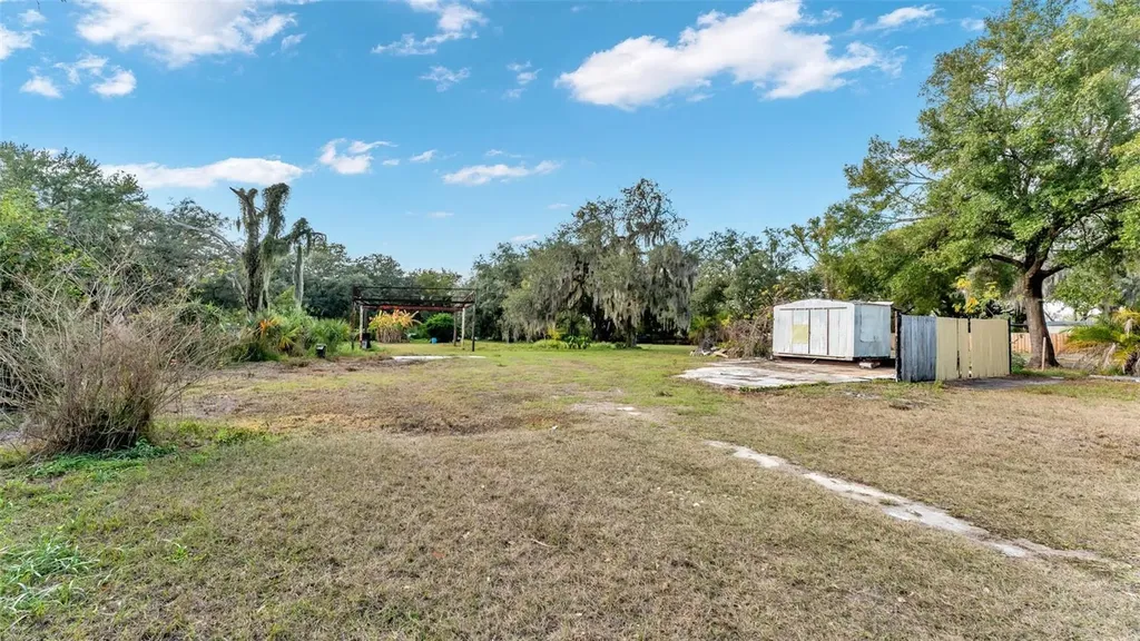 23 Violet Street Plant City FL 33563