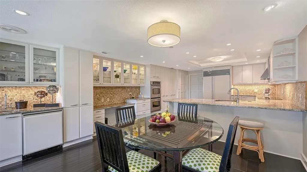 2550 Harbourside Drive Longboat Key FL 34228