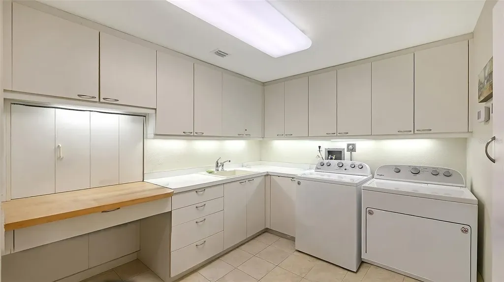 2550 Harbourside Drive Longboat Key FL 34228