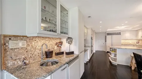 2550 Harbourside Drive Longboat Key FL 34228