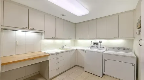 2550 Harbourside Drive Longboat Key FL 34228