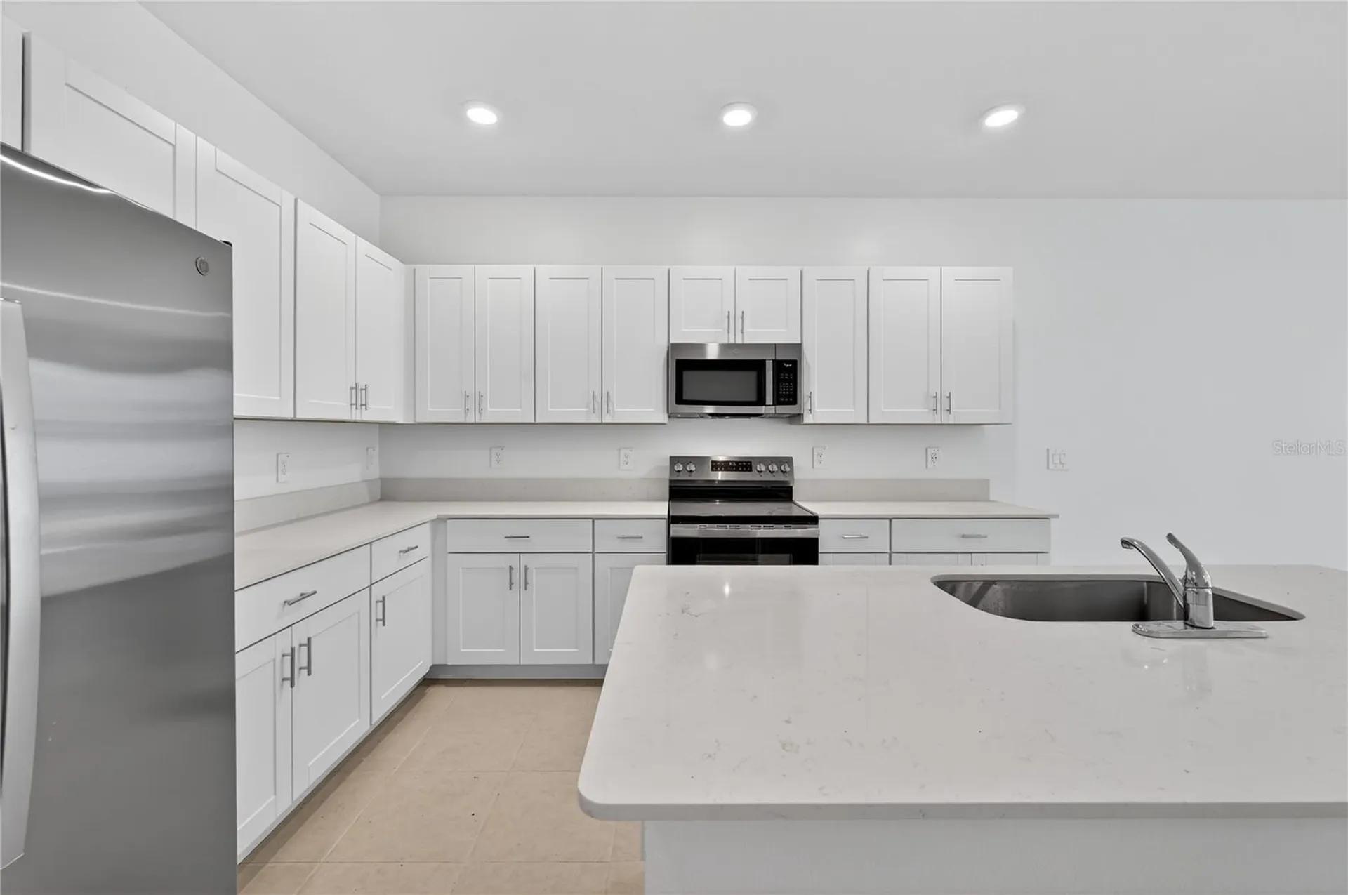 3346 Lapis Lake Drive Zephyrhills FL 33541