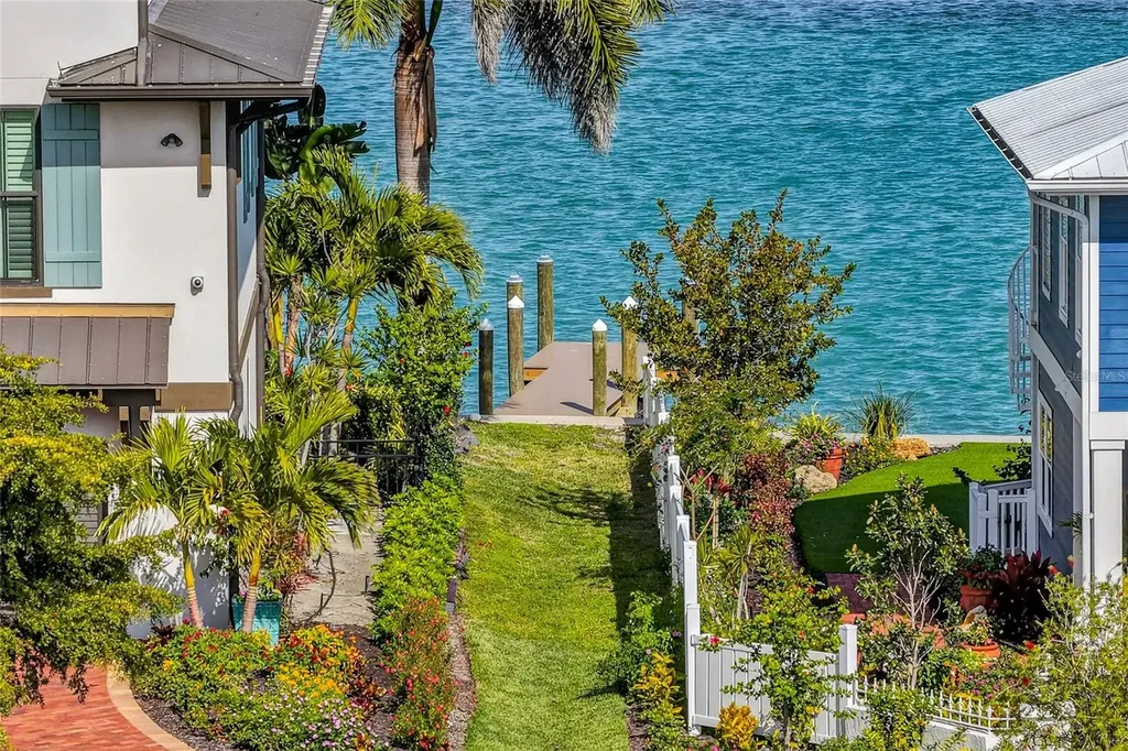 525 Channel Lane Longboat Key FL 34228