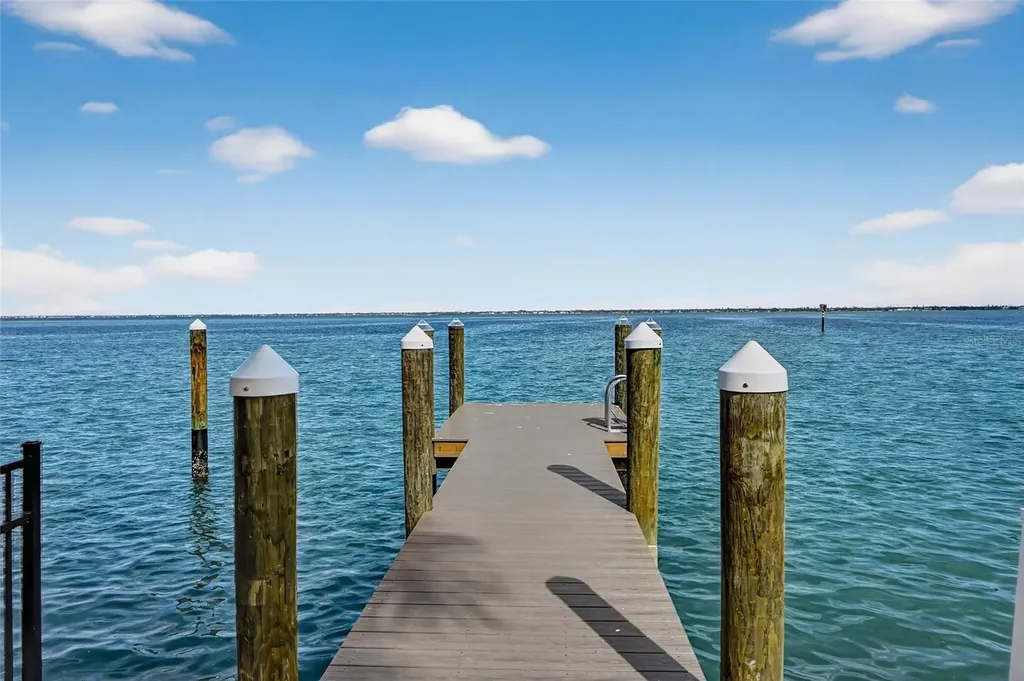 525 Channel Lane Longboat Key FL 34228